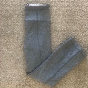 Lululemon Cropped Leggings in Light Gray